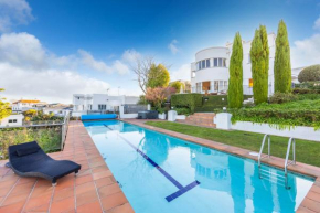 Timeless Beauty with Lake Views